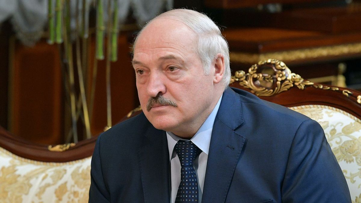 Лукашенко заявив, що сигнал про мінування літака Ryanair прийшов зі Швейцарії