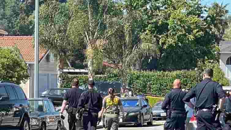 В Каліфорнії невідомий вчинив стрілянину, загинули дев’ять людей