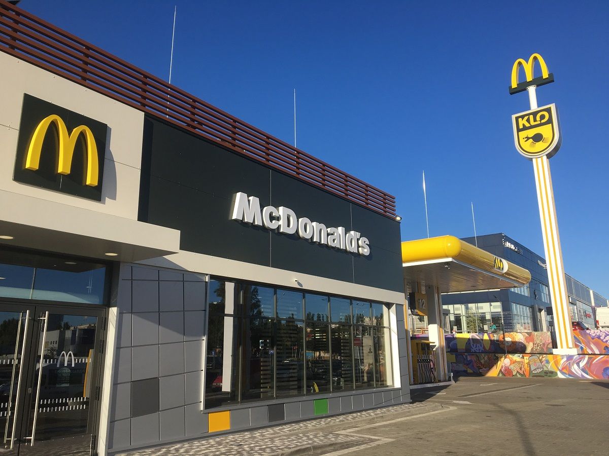 McDonald's планує відкривати свої ресторани на заправках
