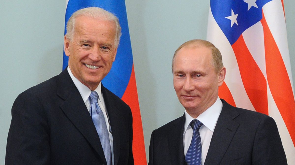 Байден проведе розмову із Зеленським перед зустріччю із Путіним