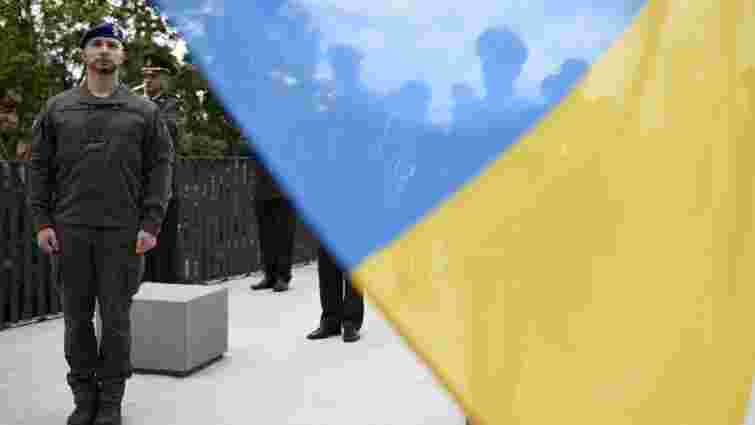 Віталій Марків підняв прапор на Меморіалі Героїв Небесної Сотні у Львові