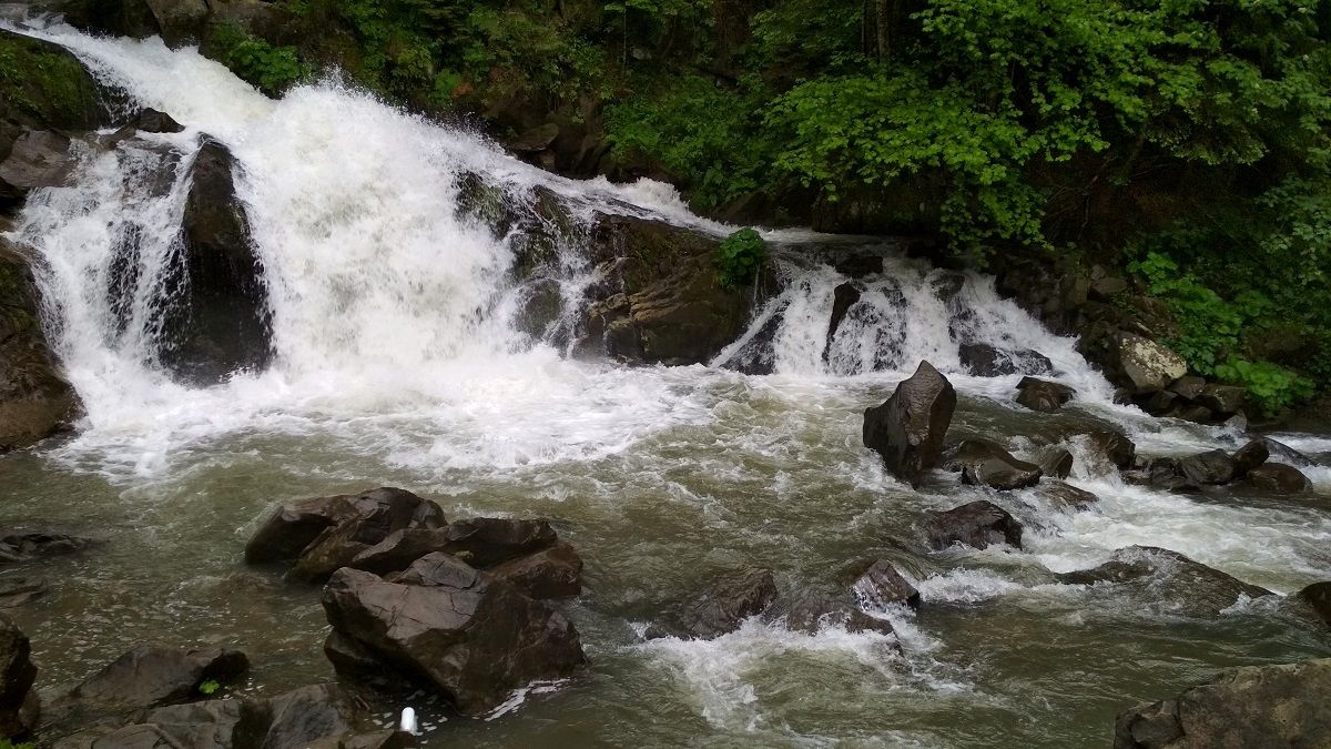 Львівський шестикласник загинув під час шкільної екскурсії на водоспад Кам’янка
