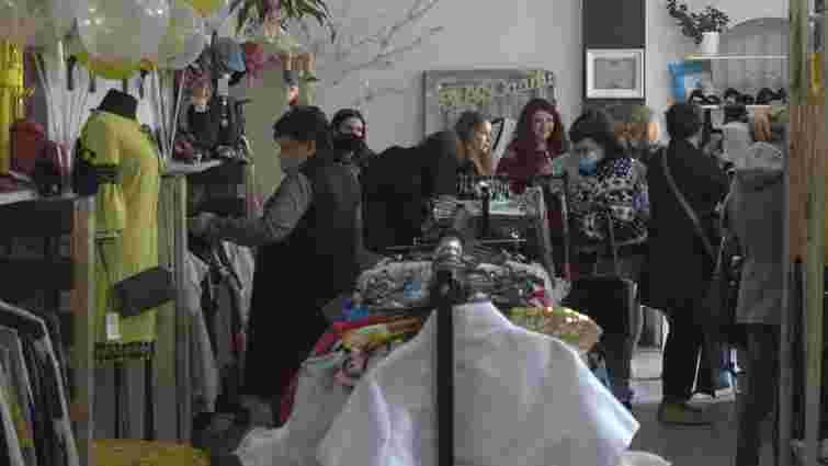 У Тернополі відкрили перший благодійний магазин для допомоги потребуючим