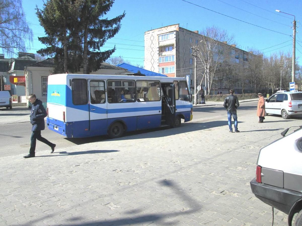 У Кременці зупинили рух всіх маршруток, щоб обговорити вартість проїзду