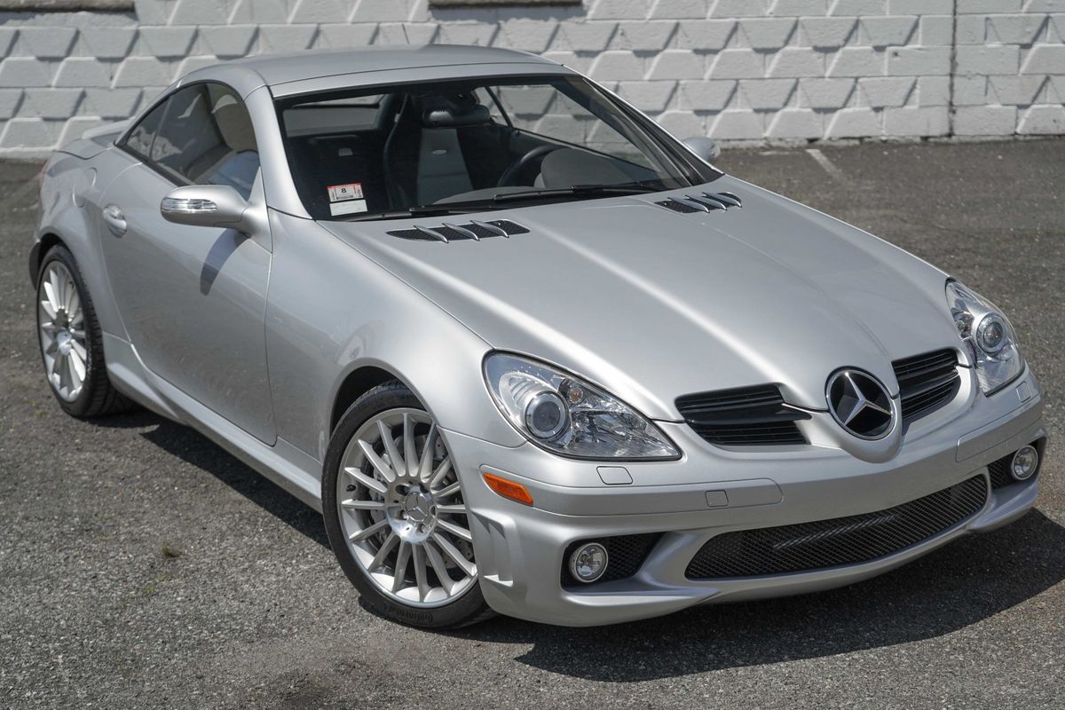 Ідеальний кабріолет Mercedes-Benz SLK55 AMG виставили на продаж