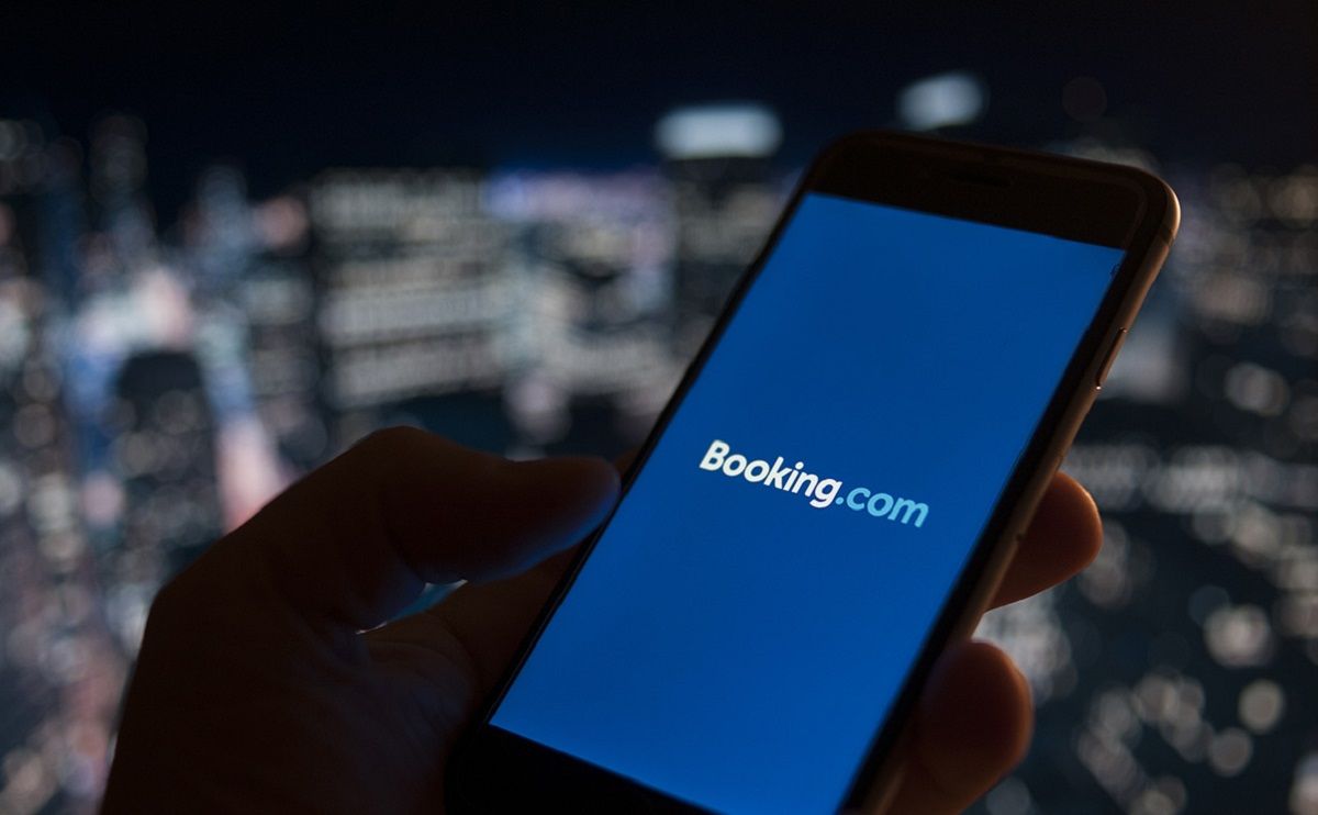 Booking поверне 110 млн доларів допомоги через надмірні виплати топ-менеджерам