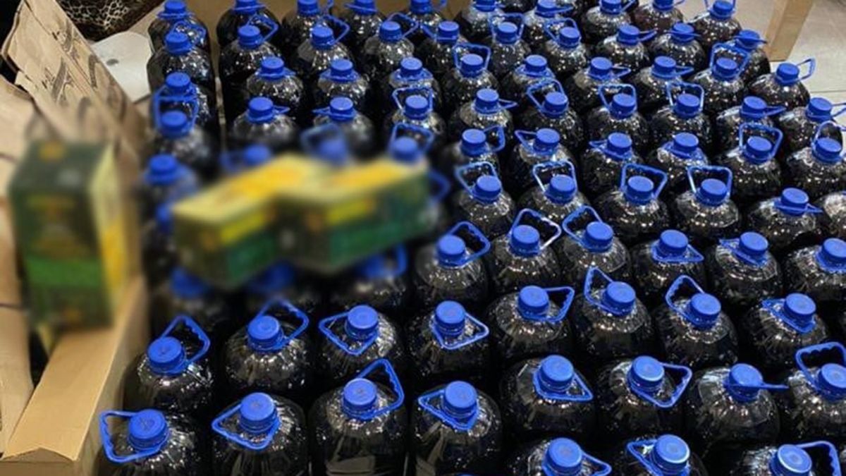 Працівники Інституту хімії НАНУ виготовляли контрафактний алкоголь