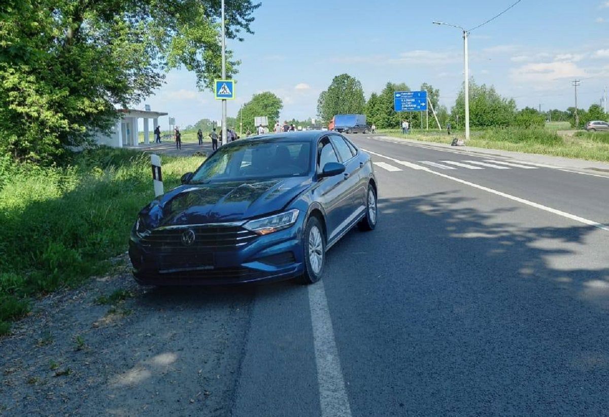 Водій Volkswagen на смерть збив військового на Самбірщині
