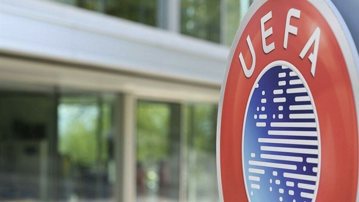 УЄФА пояснила своє рішення прибрати гасло «Героям слава» з форми збірної України