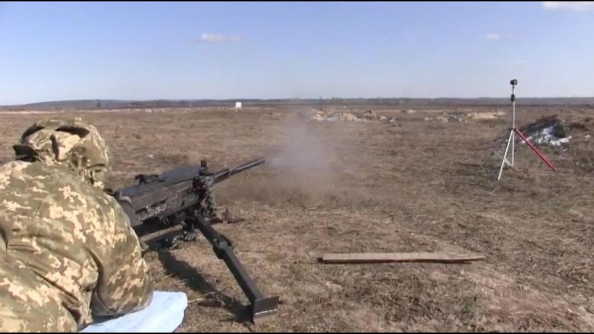 Військові показали відео випробувань нових українських кулемета і гвинтівки