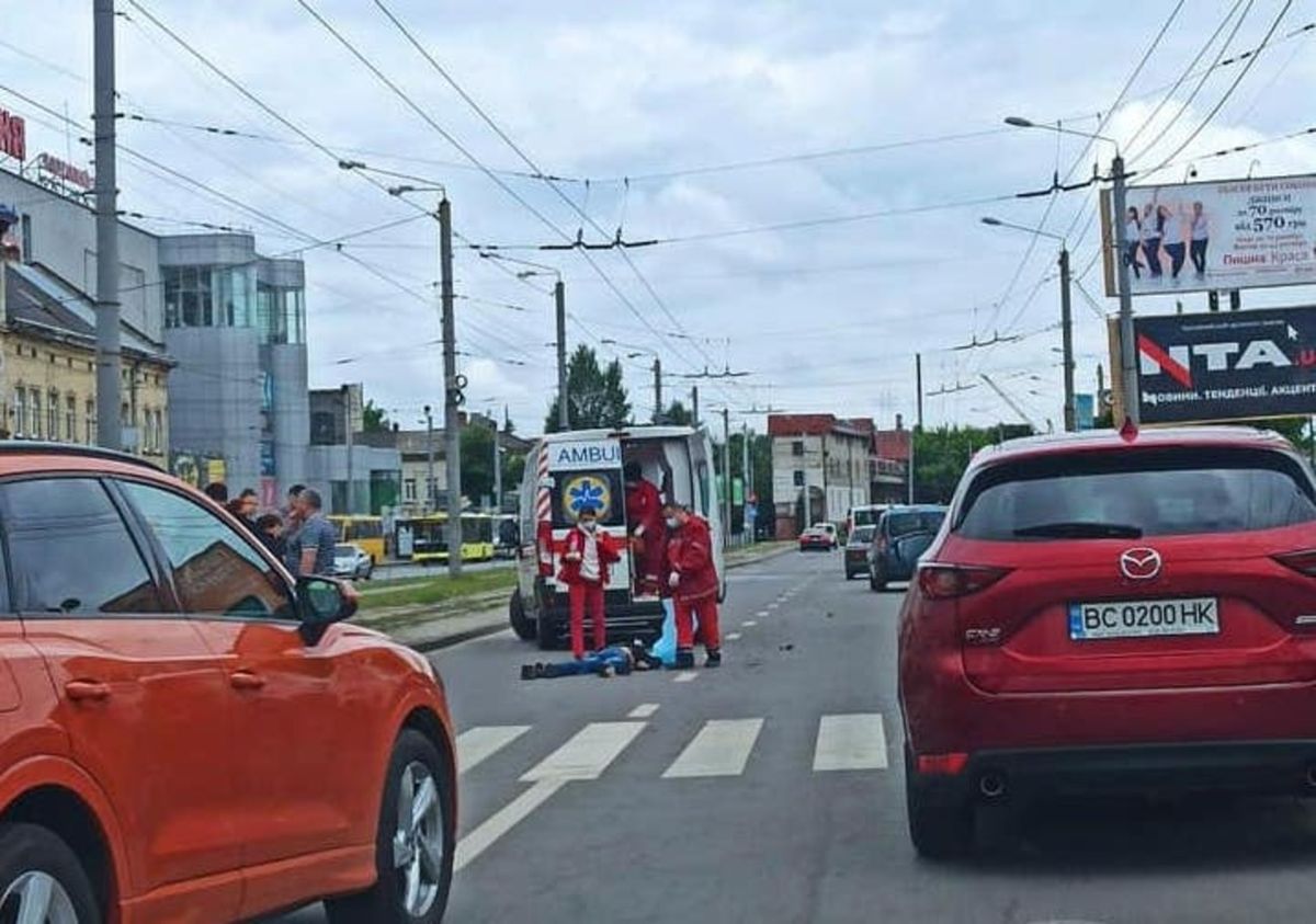 На пішохідному переході біля «Скрині» 20-річний водій на смерть збив чоловіка