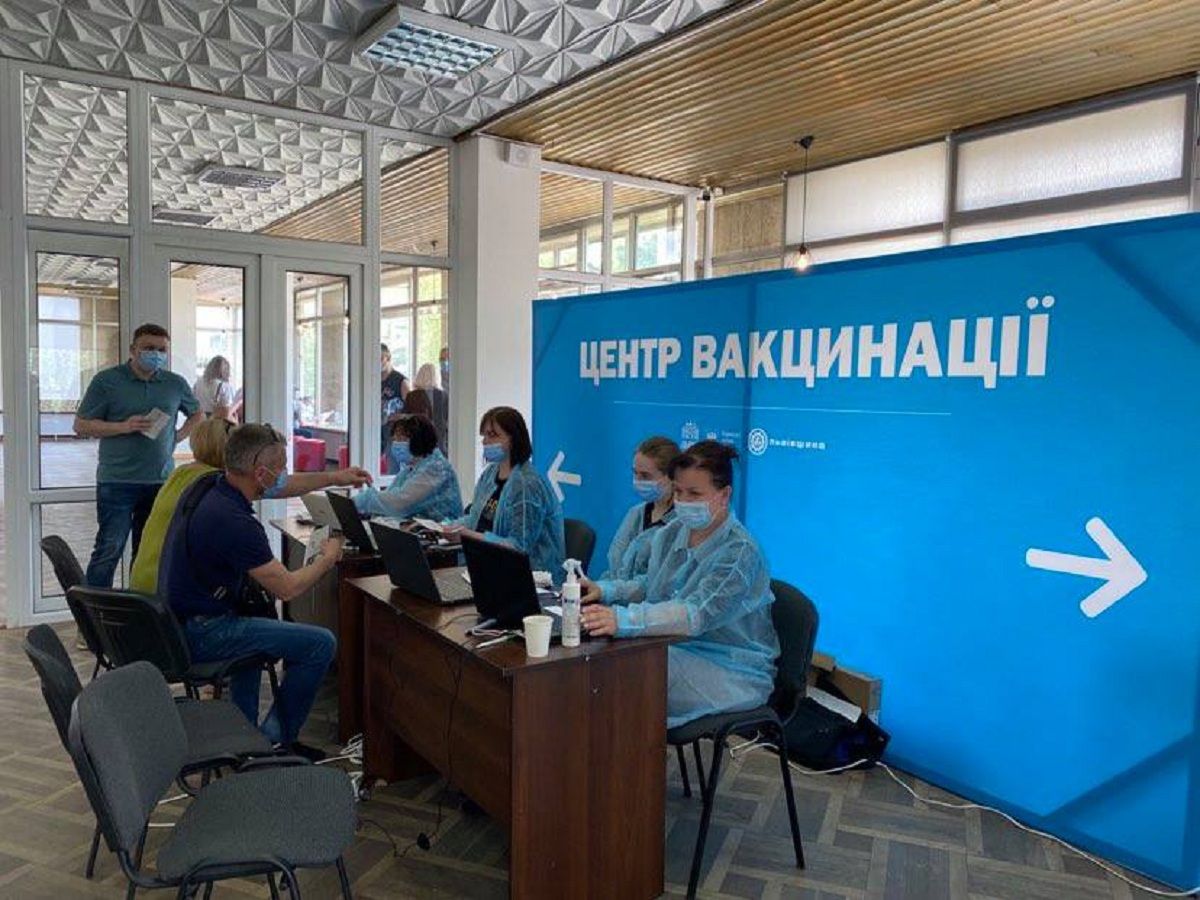 У кожному районі Львова створять центри вакцинації 