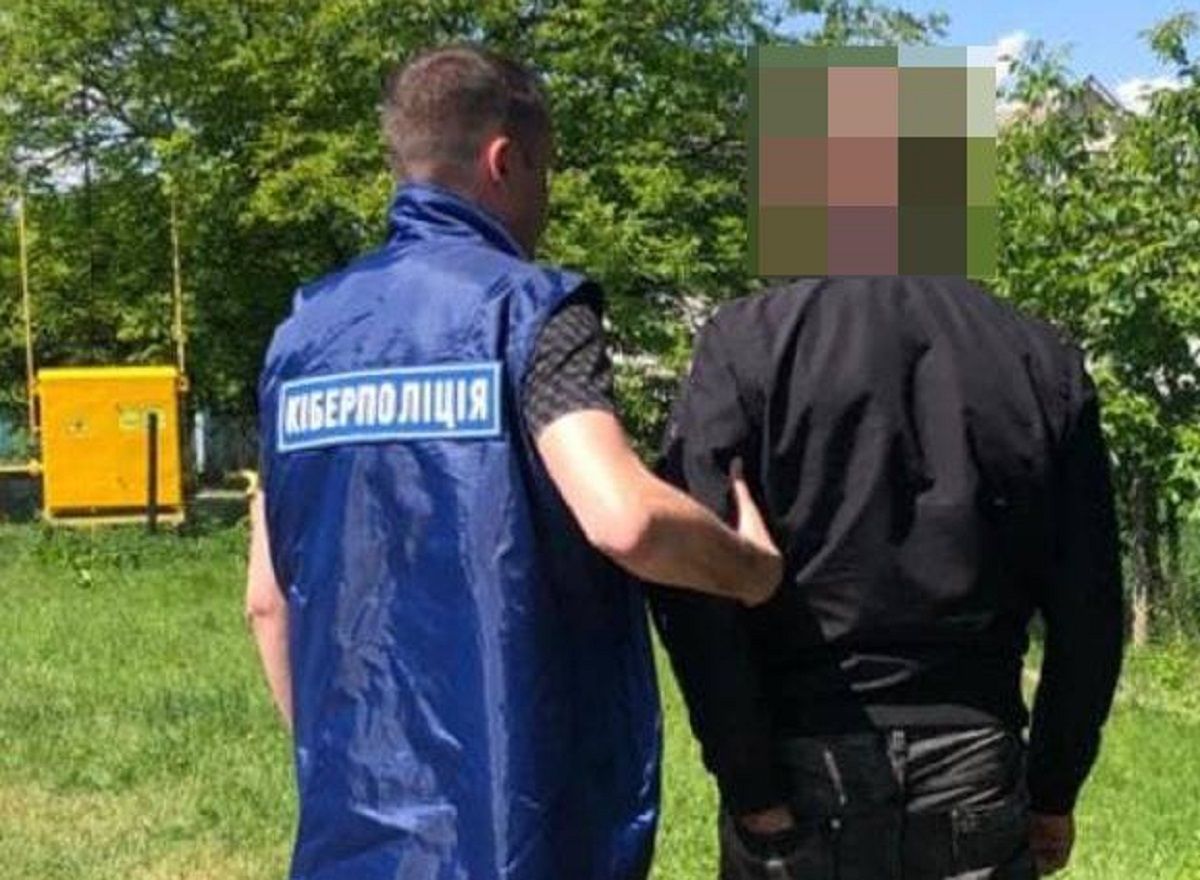 Волинська поліція затримала 35-річного чоловіка за вимагання інтимних фото у підлітків