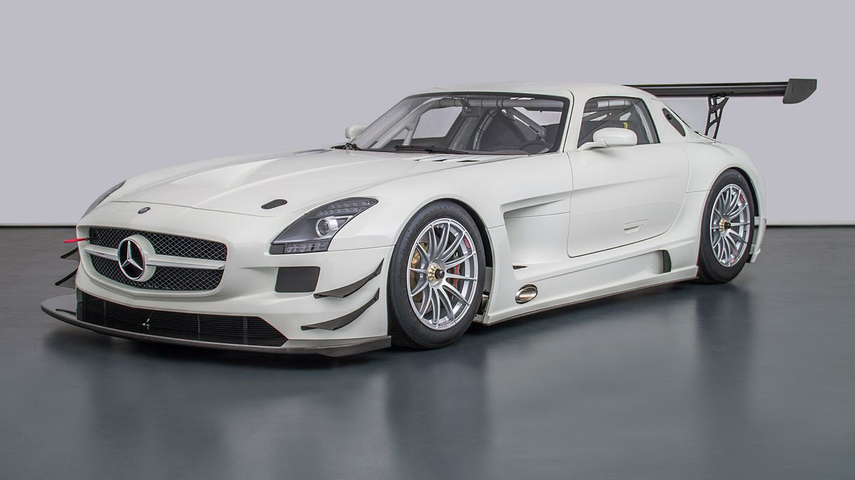 Mercedes-Benz SLS AMG GT3 з нульовим пробігом продають за мільйон доларів
