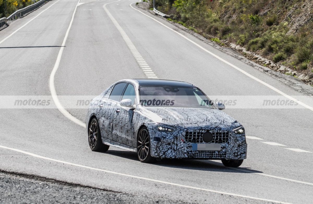 Випуск найпотужнішого Mercedes-AMG C-класу відклали до 2022 року
