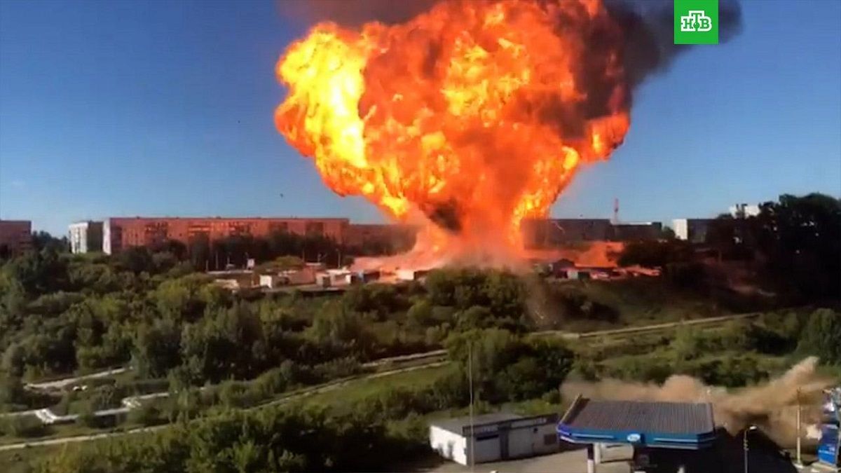 Понад 20 людей постраждали від вибуху на АЗС в Новосибірську