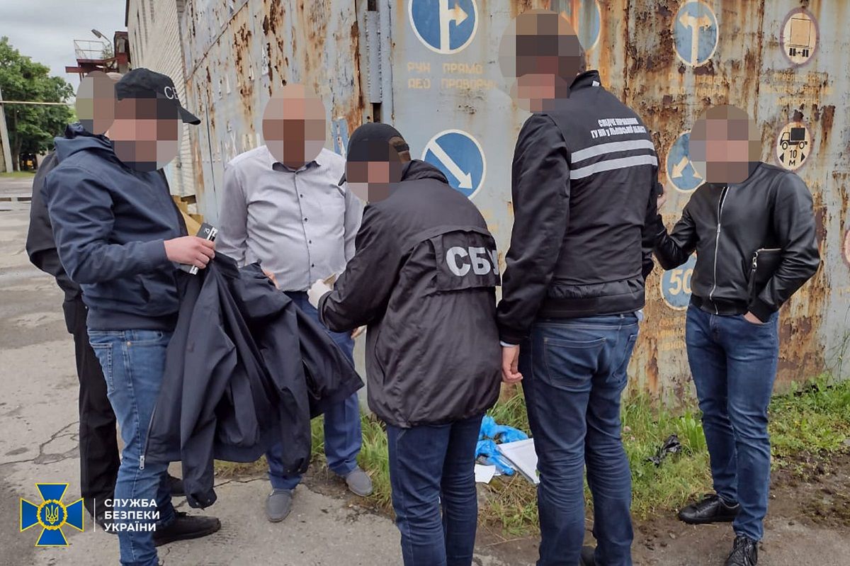 Керівника стратегічного підприємства Міноборони у Львові затримали на хабарі