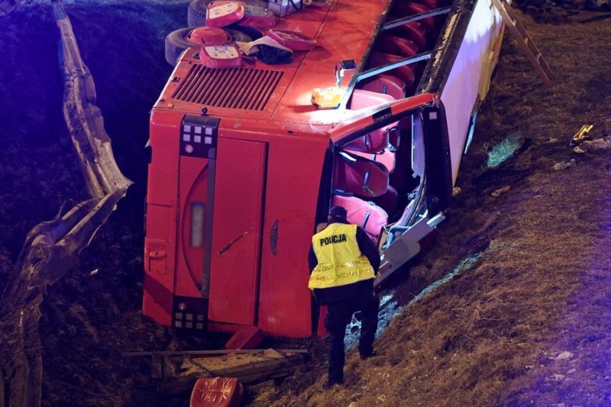 У Польщі ліквідують рів у місці, де розбились два українські автобуси