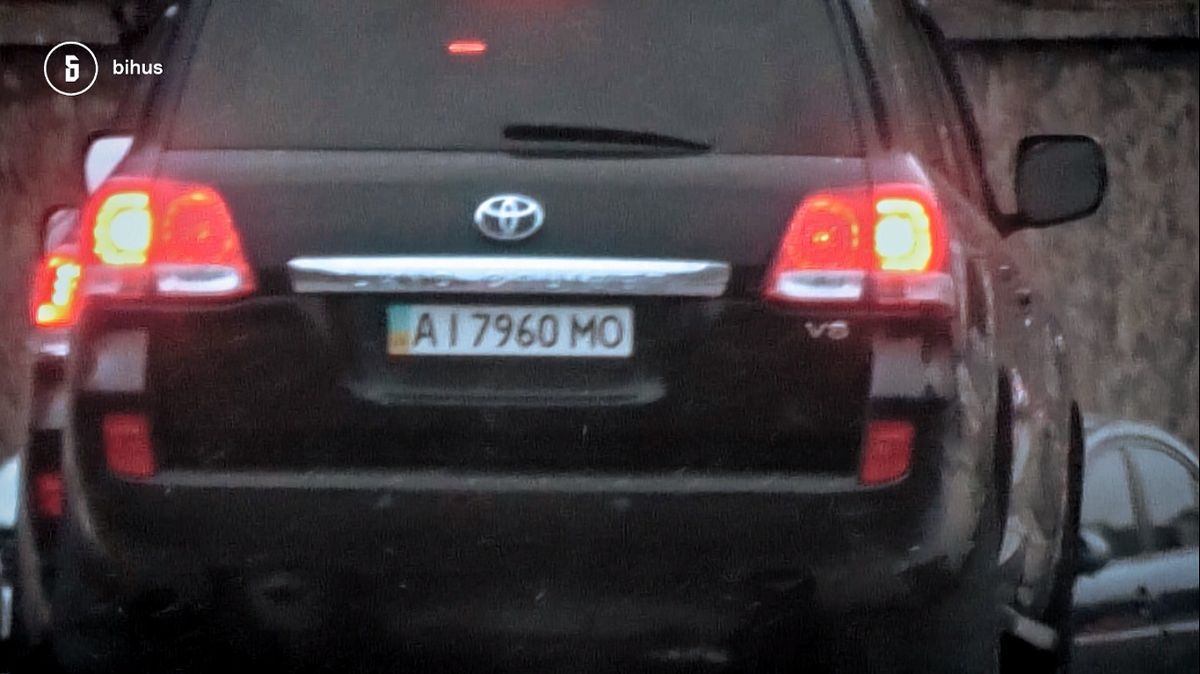 Оточення Зеленського і Авакова незаконно ховає свої авто за номерами прикриття