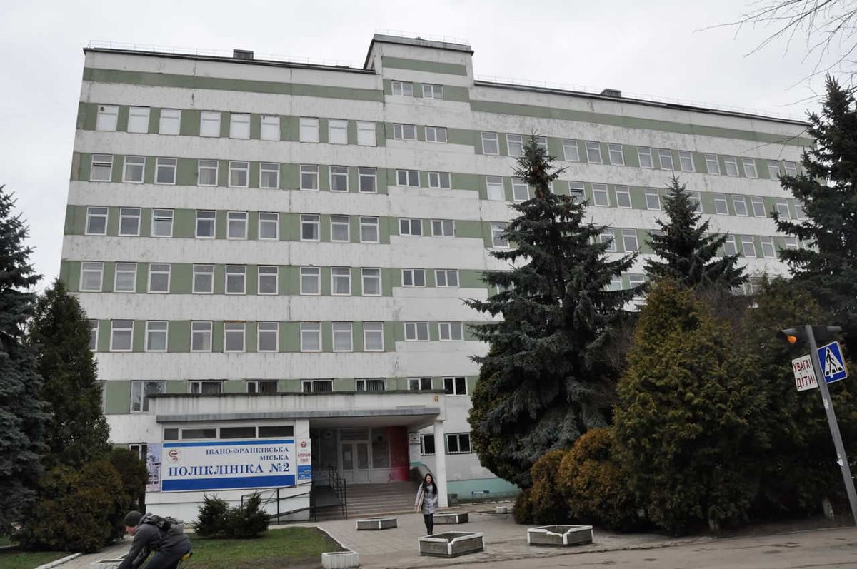 У Івано-Франківську звільнять майже 200 медпрацівників


