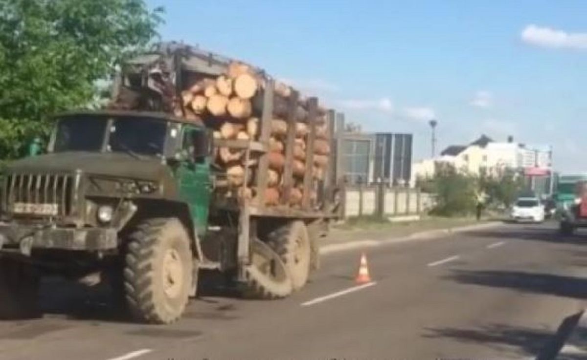 На Рівненщині колесо від вантажівки відірвало руку 45-річному пішоходу, він помер