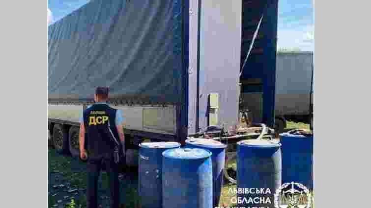 Біля Червонограда правоохоронці вилучили 24 тонни нелегального спирту  