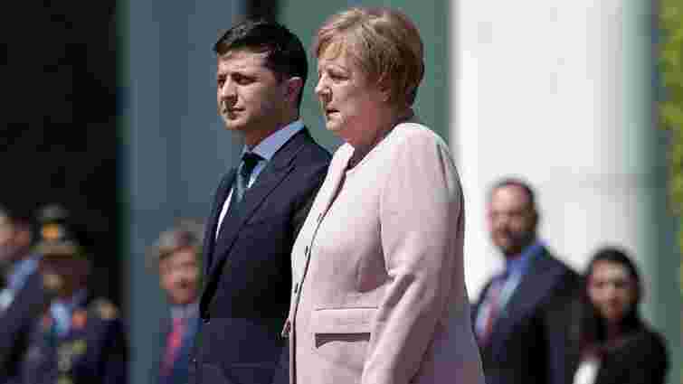 Меркель запросила Зеленського до Берліна обговорити питання Донбасу