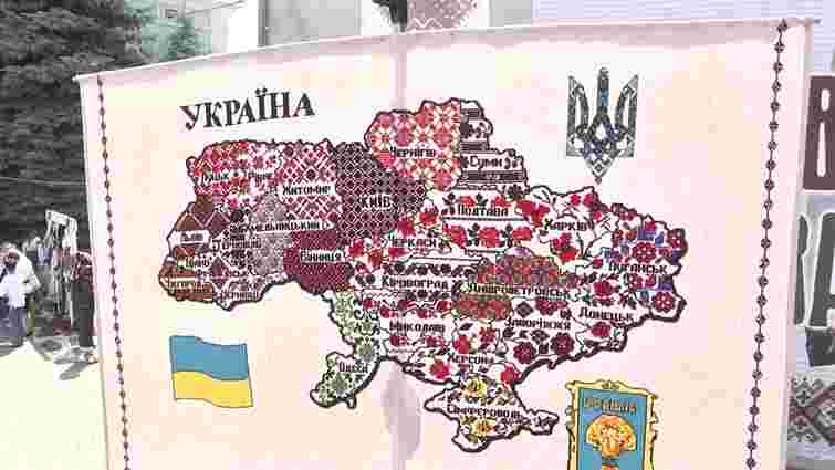 Вишита у Борщеві карта України потрапила у Книгу рекордів України