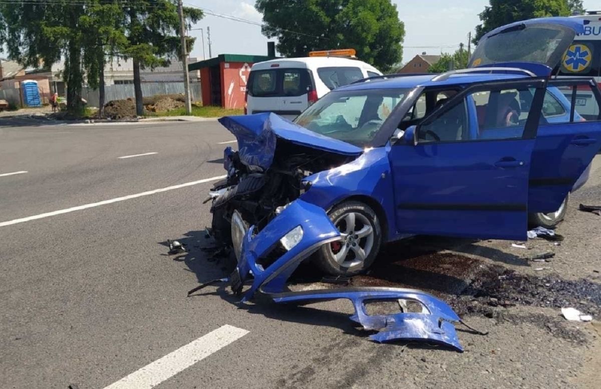 Внаслідок ДТП під Луцьком госпіталізували 4-річну дівчинку