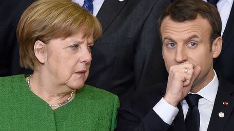 Меркель і Макрон запропонували лідерам ЄС провести саміт з Путіним