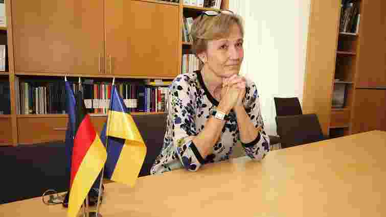 Посол пояснила, чому Німеччина не надає зброю Україні