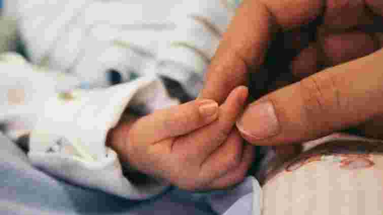 Уряд хоче збільшити допомогу при народженні дитини до 50 тис. грн