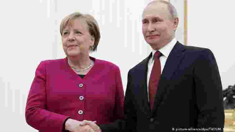 Ангела Меркель продовжує наполягати на необхідності переговорів ЄС з Путіним