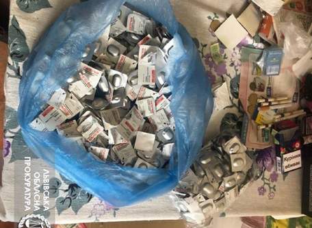 Біля місцевої гімназії у Стебнику затримали наркоторговця