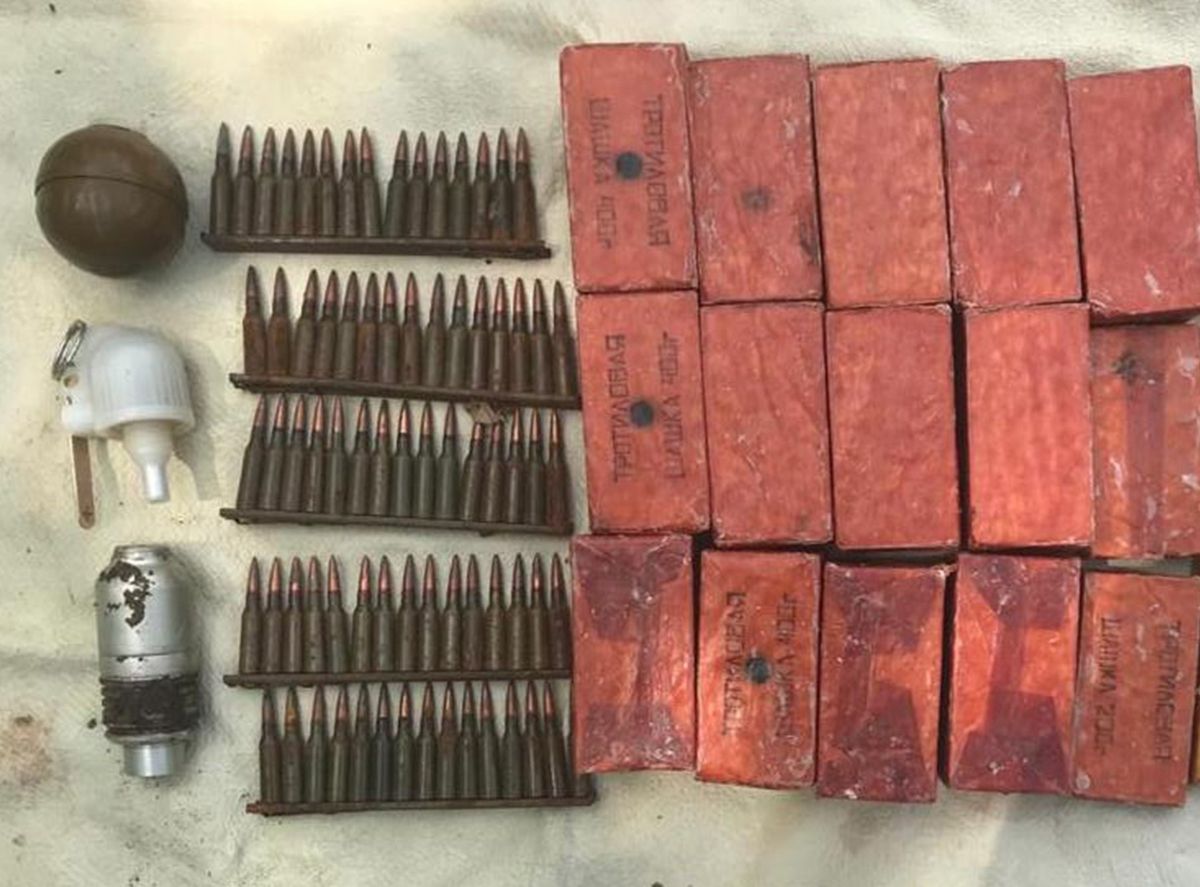 У покинутому дитячому таборі на Луганщині виявили схованку із вибухівкою