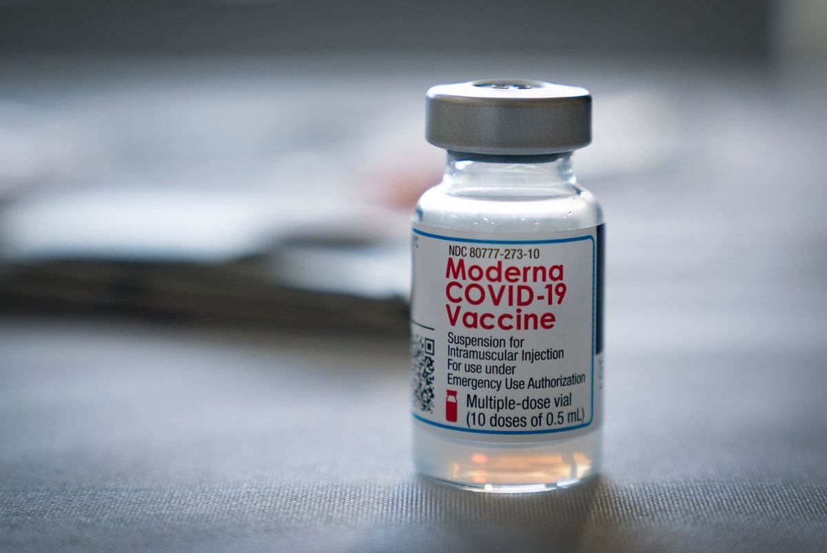 Україна отримає 2 млн доз американської вакцини від Moderna 