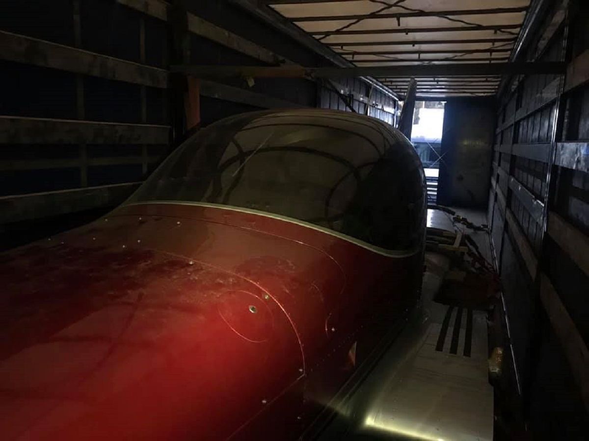 Волинські митники вилучили на кордоні легкомоторний літак