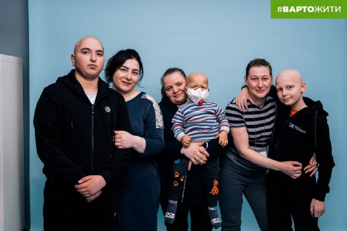 Для сімей онкопацієнтів створили першу лінію психологічної допомоги