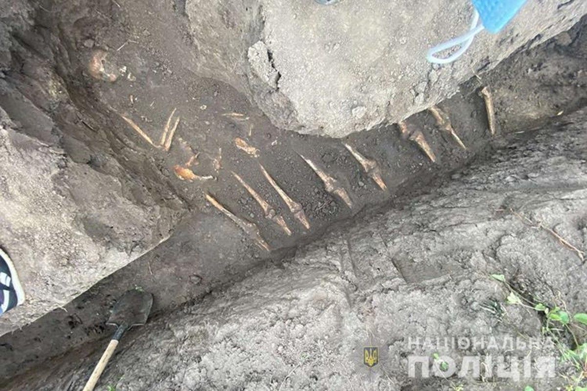 На приватному подвір'ї під Тернополем виявили людські рештки