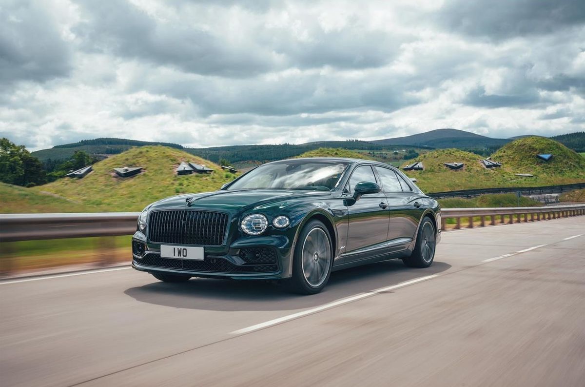 Bentley представила свій останній неелектричний автомобіль