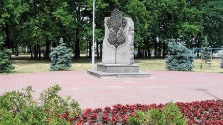 Київрада вирішила демонтувати пам’ятний знак на честь дружби Києва та Москви