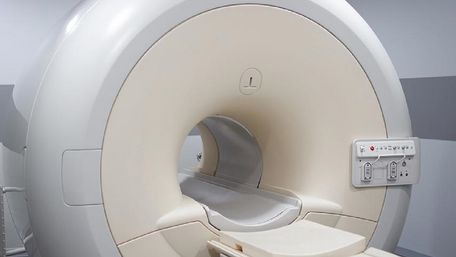  «Європейська солідарність» провалила придбання МРТ для львівської лікарні 
