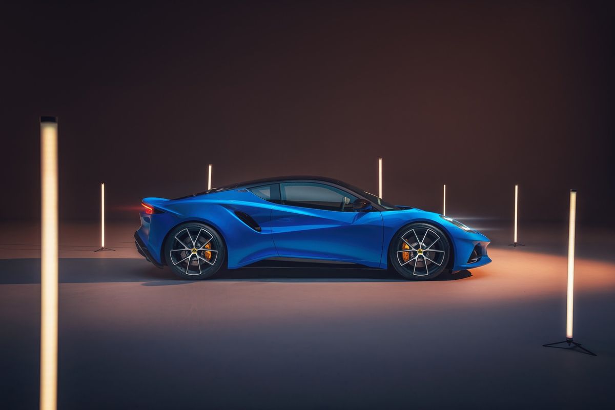 Суперкар Lotus Emira отримав мотор від Mercedes-AMG