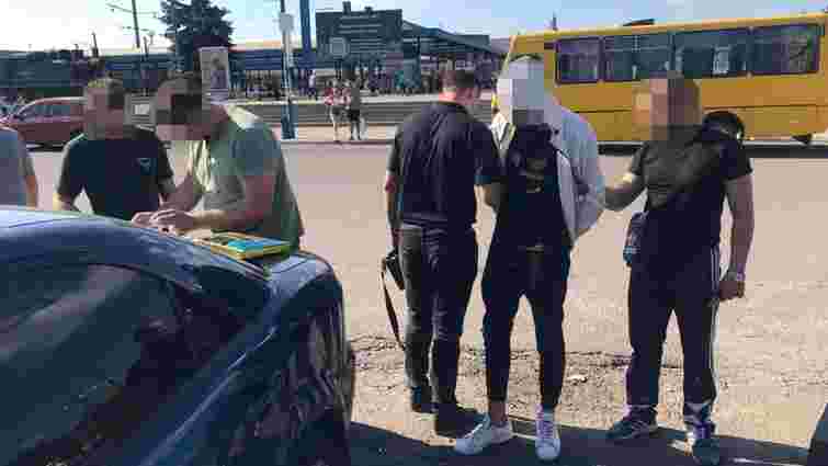 Поліція затримала підозрюваного у нападі на львівського таксиста