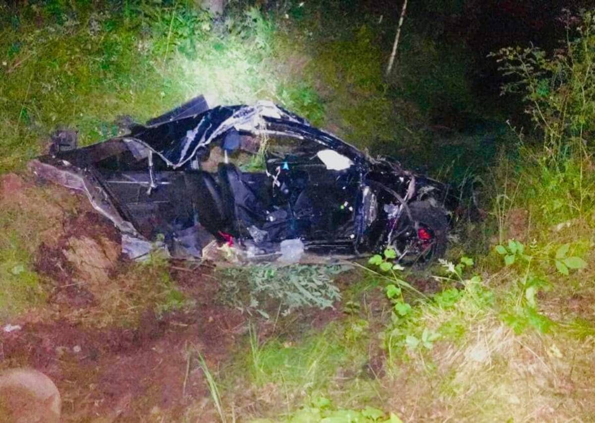 Внаслідок ДТП у Калуші авто розірвало навпіл, загинуло двоє людей