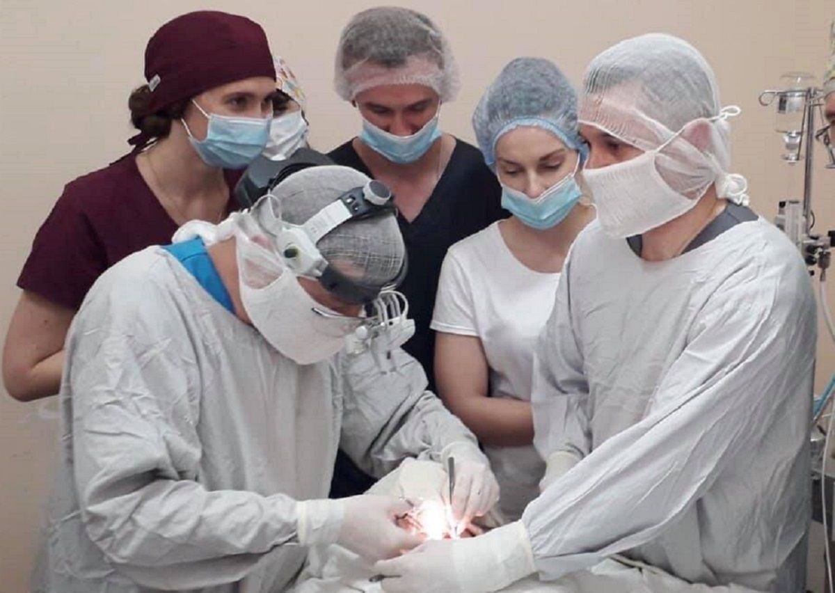 Львівські і польські хірурги прооперували 6-річного хлопчика із складною вадою гортані