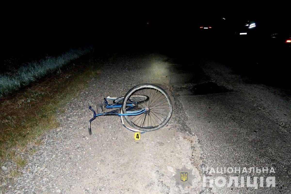 Неподалік Івано-Франківська водій під наркотиками наїхав на п'яного велосипедиста

