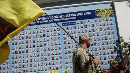 На Донбасі внаслідок обстрілів загинув боєць ООС
