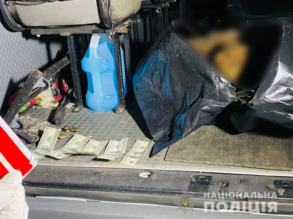 У Києві поліція затримала «чорних ріелторів» з муміфікованим тілом пенсіонера