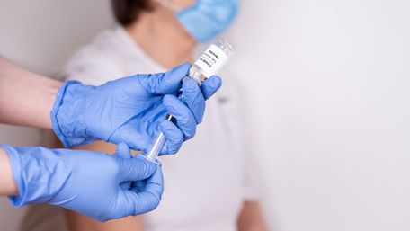 ЄС вперше обігнав США за часткою вакцинованих першою дозою